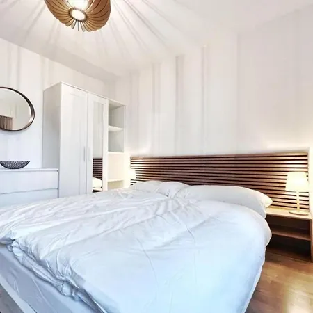 Brin De Mousse I 49 M I Balcony I Peace And Greenery 아파트 크란스몬타나